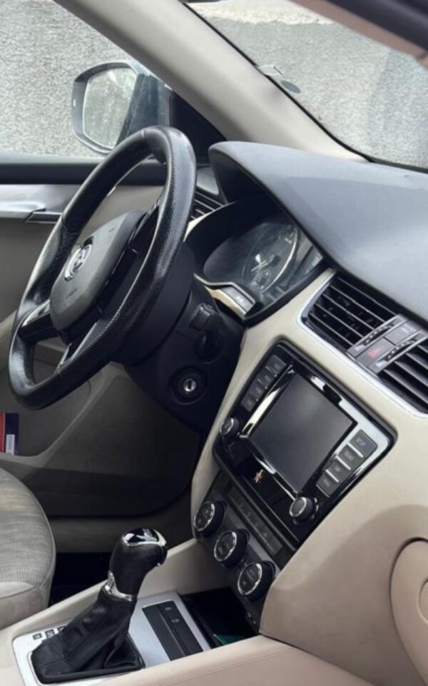 SKODA - Octavia Style CR 2017 Model 145.000 Km - Görsel 3